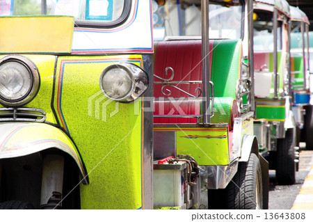 Tuk tuks taxi Tuk tuks taxi 13643808