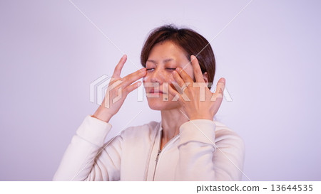 應用奶油的女人 13644535