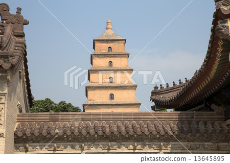 Giant Wild Goose Pagoda (Big Wild Goose Pagoda), is a Buddhist pagoda located in Xian, China 13645895