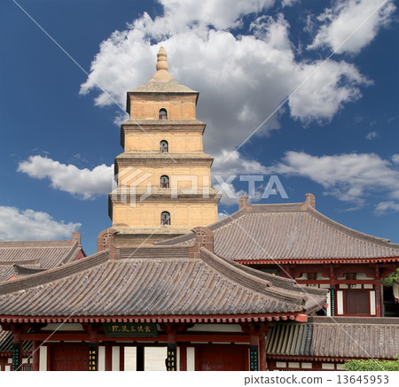 Giant Wild Goose Pagoda (Big Wild Goose Pagoda), is a Buddhist pagoda located in Xian, China 13645953