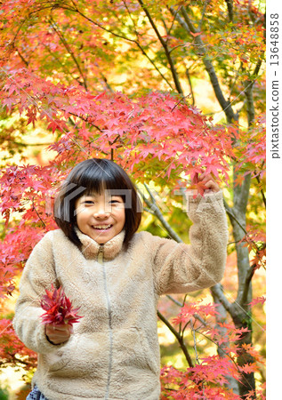 Girls (autumn leaves) Girls (autumn leaves) 13648858