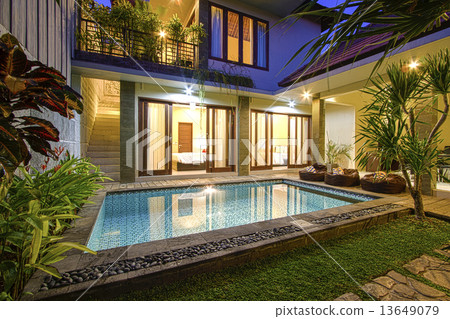 Tropical Villa. 13649079