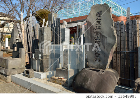Tanoyuku Walking · Mogami Tokuma Tomb of Pure Land Buddhism Temple 13649993