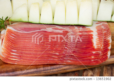 platter of ham 13651902