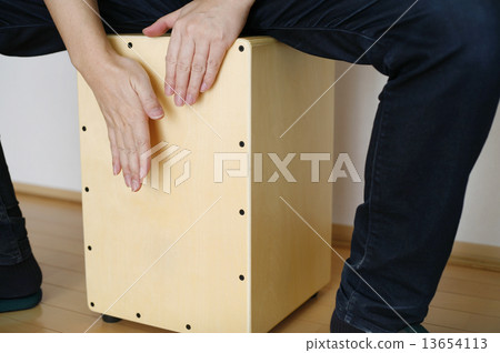 Cajón (percussion instrument) 13654113