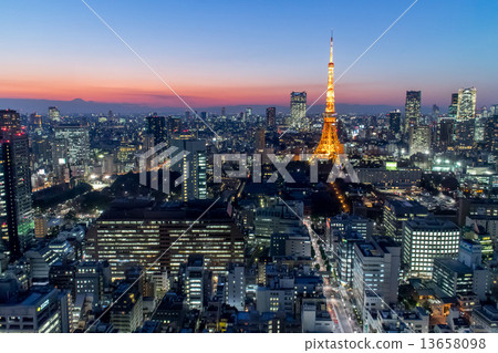 東京鐵塔晚上風景 13658098