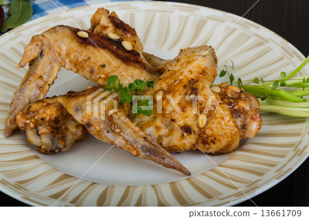 Roasted chicken wings Roasted chicken wings 13661709