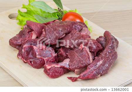 Raw venison 13662001