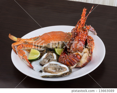 Spiny lobster, crab and oyster Spiny lobster, crab and oyster 13663089