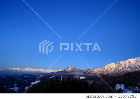 Winter scene of Onimuri Nagano prefecture 13675798