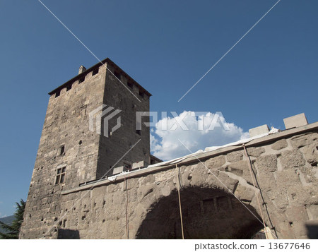 Porte pretorienne Aoste 13677646