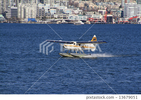 水上飛機 13679051