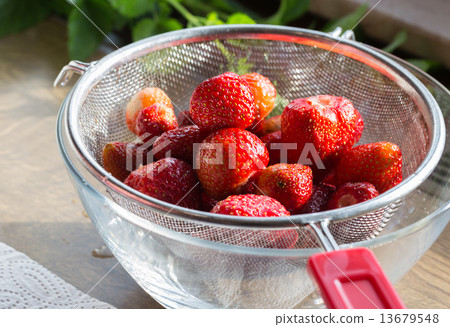 Strawberry jam cooking drain after the wash 13679548