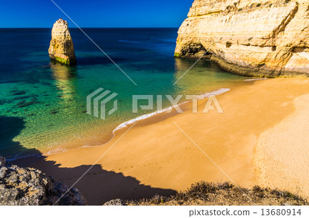 beaches in the Algarve beaches in the Algarve 13680914