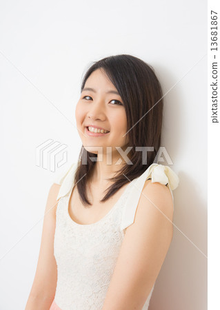 年輕的女士 13681867
