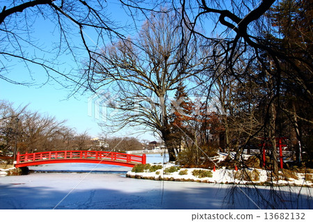 冬季公園 13682132