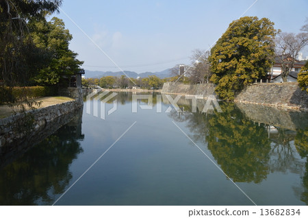 Mizuhori of Hiroshima Castle (Hiroshima Castle Ruin Park / Hiromishima Hiroshima City Naka Ward Famimachi Hiroshima) 13682834
