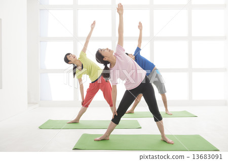 Yoga image 13683091