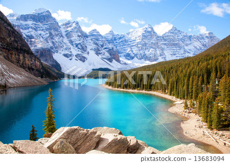 Superb view of Banff National Park Superb view of Banff National Park 13683094