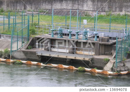 神崎川取水口(尼崎市自來水局江口取水口) 神崎川取水口(尼崎市自來水局江口取水口) 13694078