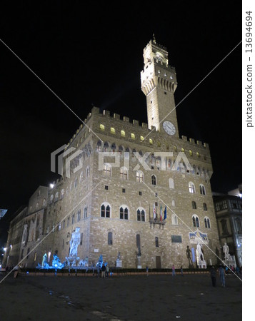 Palace of Vecchio of the night 13694694