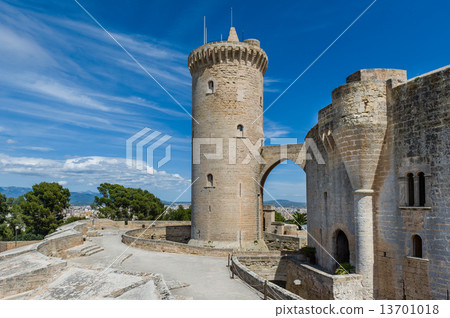 Bellver Castle front tower Bellver Castle front tower 13701018