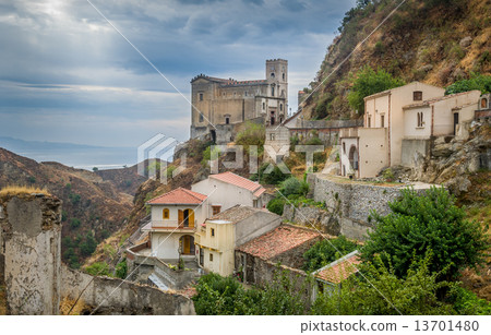 Castello Normanno in Forza d'Agro 13701480