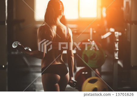 Athletic woman 13701626