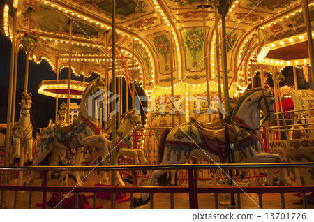 Merry-go-round Merry-go-round 13701726