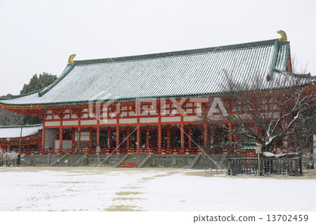 Heian Shinku登上領獎台在京都雪 13702459