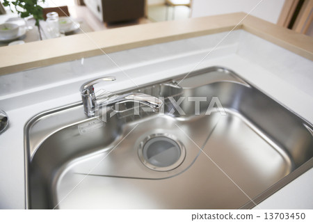 House kitchen sink faucet image 13703450