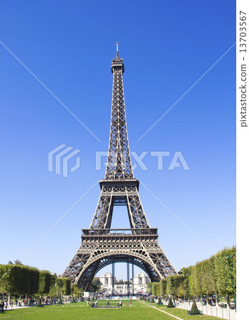 Eiffel Tower, Paris 13703567