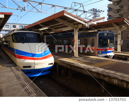 京成市班輪京成成田站 13703703