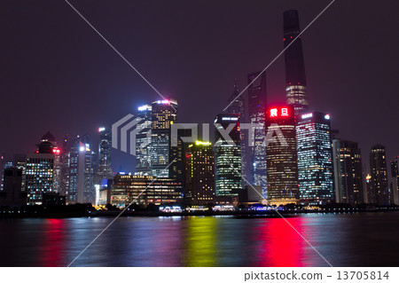 外灘夜景（中國 - 上海） 13705814