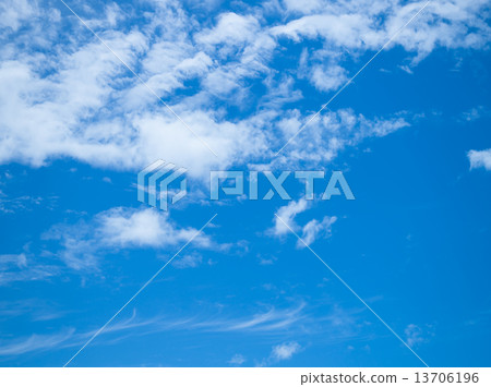 新鮮的天空和雲彩 新鮮的天空和雲彩 13706196