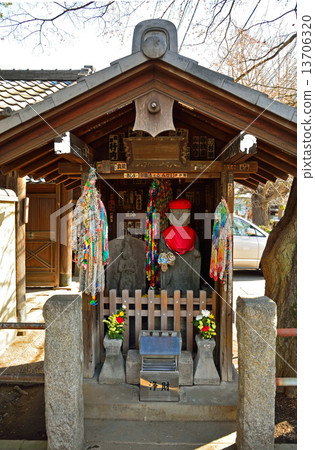 Tani Tani walking · Jizo Hall 13706320
