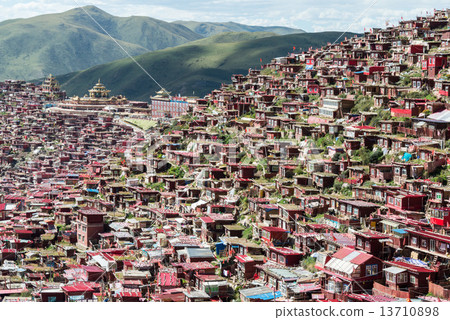 China · Sichuan Province Color Lalun · Gal · Gompa China · Sichuan Province Color Lalun · Gal · Gompa 13710898