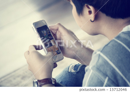 Using smart phone Using smart phone 13712046