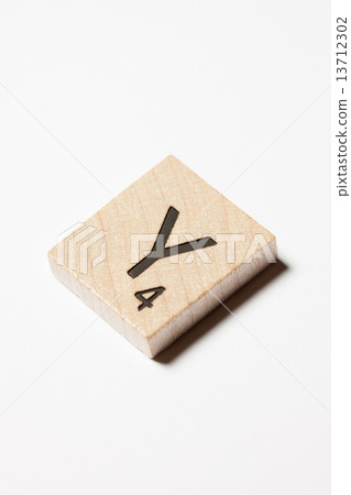 Scrabble character "Y" 13712302