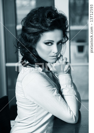 Beautiful woman Beautiful woman 13712593