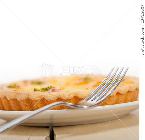 fresh pears pie dessert cake 13715907