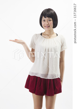 一個黑頭髮的女人 一個黑頭髮的女人 13716617