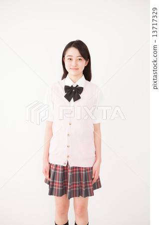 制服 校服 人 13717329