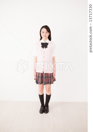 制服 校服 人 13717330