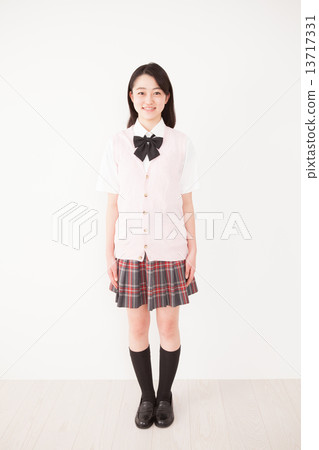 制服 校服 人 13717331