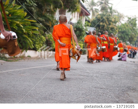 早晨雄偉的風景（老撾·瑯勃拉邦） 13719105