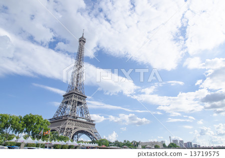 Eiffel Tower Eiffel Tower 13719575