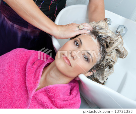 washing hair 13721383