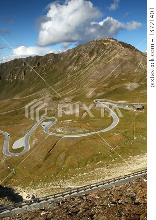 Alpine road Alpine road 13721401