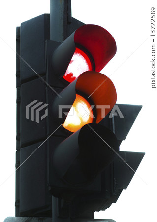 green traffic control signal 13722589